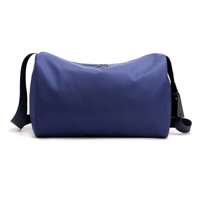 

A simple one-shoulder bag for men&women with the same solid color&outdoor large capacity light cloth bag