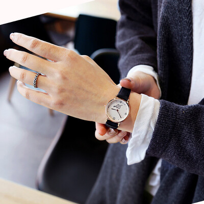

Ins Korean version of minimalist watches female little fresh literary girls high school students Mori retro trend Harajuku style