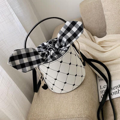 

Summer chic rhombic bag handbag 2019 new wave Korean version of the wild shoulder slung fashion portable bucket bag