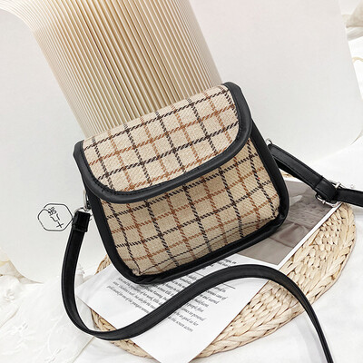 

2019 on the new small bag ins super fire bag shoulder diagonal versatile simple mini lattice port wind bag female