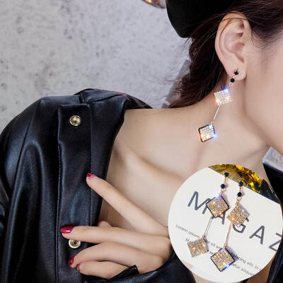 

2019 New Arrival Zinc Alloy Trendy Fashion Water Drop Women Dangle Earrings Flashing Women Korean Long-style Korean Jewelry