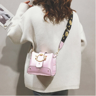 

Tailored Fashion Bright Leather Retro Wild Simple Bucket Single Shoulder Messenger Bag