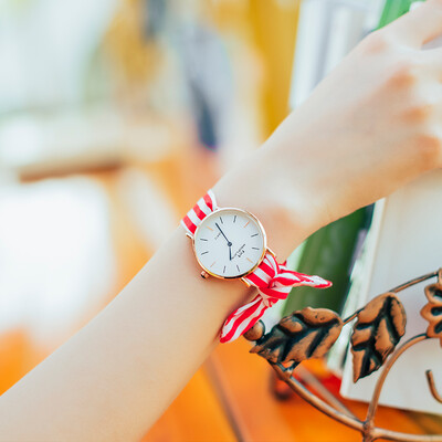 

Simple temperament of female watch students ins original Sufeng Korean version of Super Fire retro College Girls Network celebriti