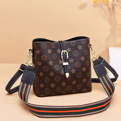 

In summer the new womens fashion is full of handbags wide shoulders single shoulder bags oblique straddling womens bags