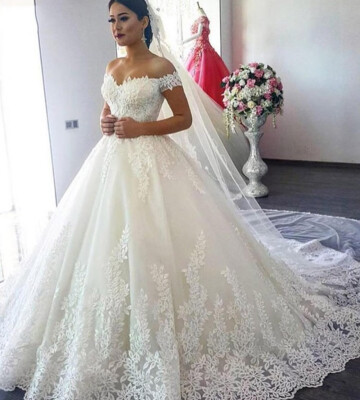 

2019 Luxury Lace Boat Neck Ball Gown Wedding Dresses Sweetheart Sheer Back Princess Illusion Applique Bridal Gowns