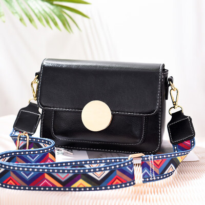 

2019 spring&summer new womens bag Korean version of the fashion simple small square bag cool shoulder shoulder Messenger bag cross-border