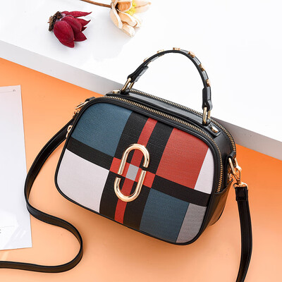 

Summer womens new wave Korean fashion shoulder Messenger bag Joker color small square bag
