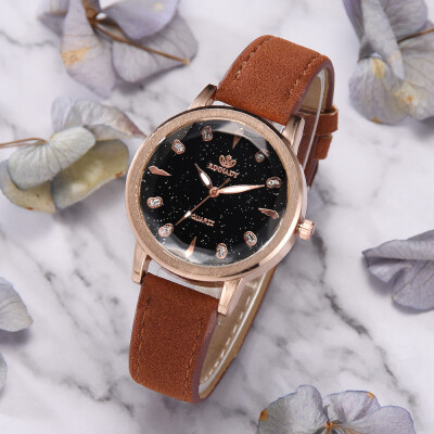 

RM Luxury Temperament Lady Irregular Mirror Leather Belt Watch Analog Quartz Watch