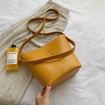 

Summer new high-end bag female bag 2019 foreign style texture fashion wild shoulder Messenger bag large bucket bag