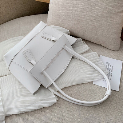 

On the new large bag women 2019 new stylish texture shoulder bag Joker leisure large capacity handbags
