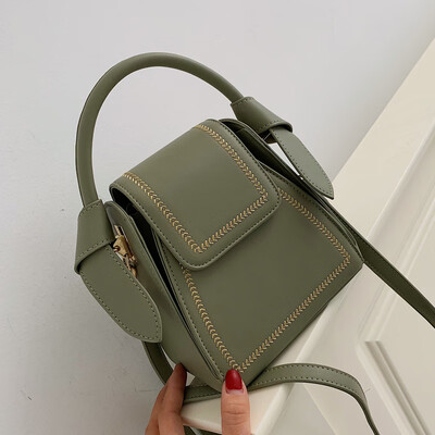 

Super Fire Woman SpringSummer 2019 New Korean version of Joker Embroidered Line Single Shoulder Small Square Bag Handbag Crossbod