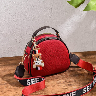 

On the new female tide Korean version of Joker mini minimalist fashion ladies shoulder Messenger bag