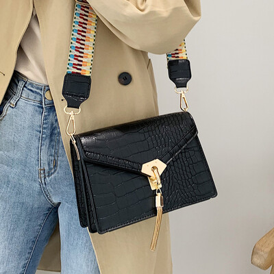 

Broadband small bag handbags new 2019 Korean version of the solid color personality small square bag casual simple shoulder Messenger bag tide