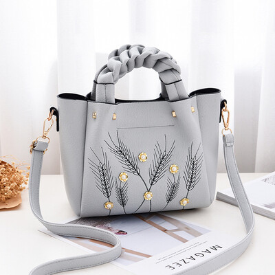 

Womens bag 2019 spring&summer new bag European&American big bag fashion wild womens bag Messenger bag