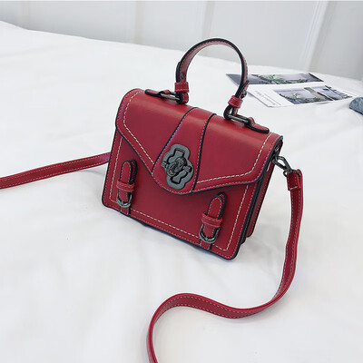 

Spring bag female 2019 new wave Korean version of the wild slung shoulder portable fashion car sewing line personality small square bag