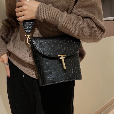 

Net red texture black bag female 2019 autumn&winter new wave Korean version of the bucket bag on the new wild shoulder Messenger bag