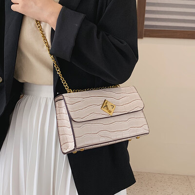 

Retro small square bag female bag 2019 new fashion chain bag Korean version of the texture casual shoulder shoulder squat bag
