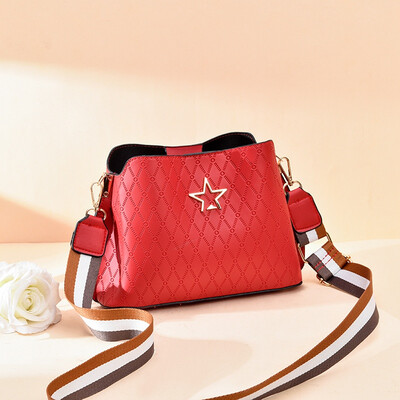 

Fashion lady bag bag bag bag bag bag water bucket bag autumn new leisure Baitao embossed broadband one-shoulder bag inclined acros