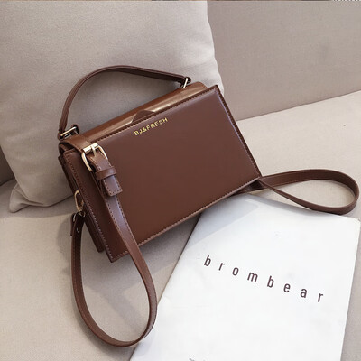 

Chic texture small bag female 2019 new wave Korean version of the wild Messenger shoulder portable fashion retro small square bag