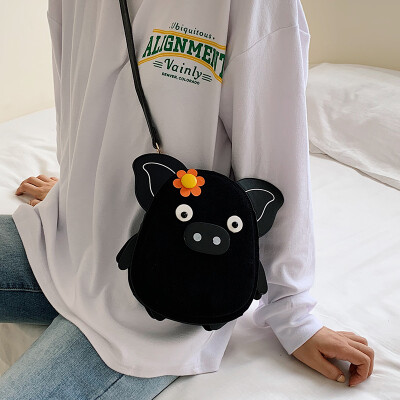 

Small bag 2019 new Korean version cute cute girl shoulder Messenger bag shaking sound with the same paragraph ins super fire pig bag