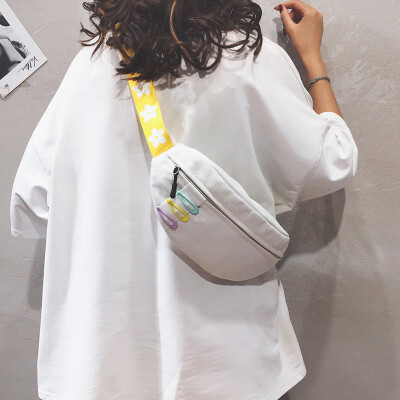 

Chest bag female 2019 new Korean version of leisure sports diagonal canvas small bag tide wild Harajuku style student pocket