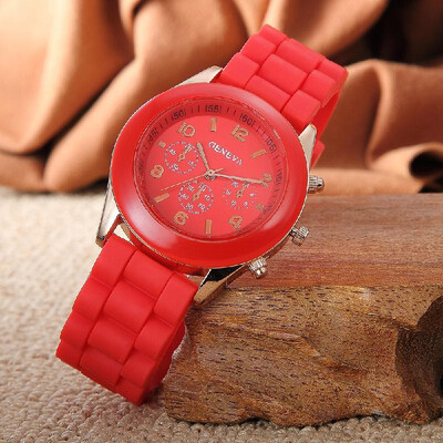

Simple Silica Gel Band Alloy Case Quartz Watch Three Dials Analog Wrist Watch