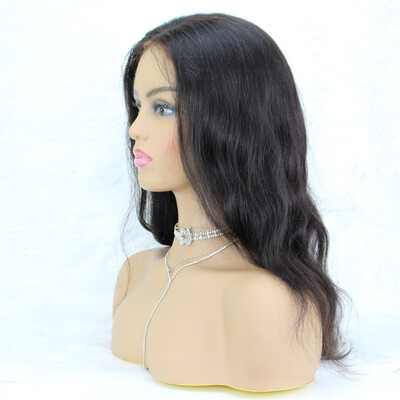 

Short lace wig