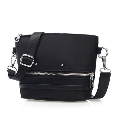 

Tailored Fashion Ladies Waterproof And Wear-Resistant Nylon Shoulder Bag Messenger Bag