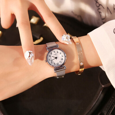 

Ins Cold Wind Watch Female Students Korean Simple chic Literary Retro Leisure Large Temperament Chain Quartz Watch