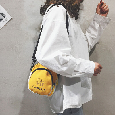

Net red fashion canvas bag Japanese new small bag female bag 2019 new tide Japanese ins super fire crossbody bag