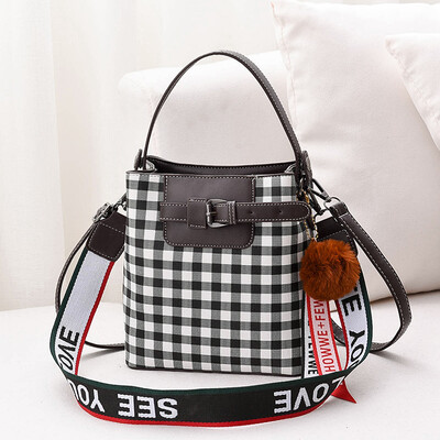 

Single shoulder bag womens new fashion bucket bag Korean version of Joker Messenger bag large capacity portable womens bag