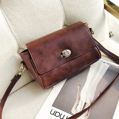 

Autumn&winter small bag female 2018 new wave retro harbor wind small square bag fashion girl shoulder bag wild Messenger bag
