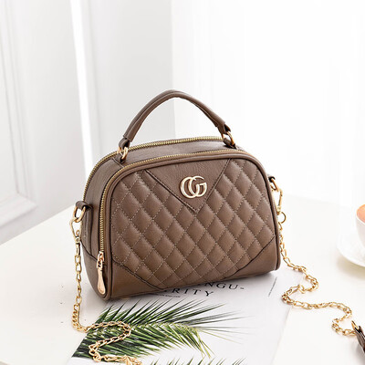 

New small bag female bag 2019 new wild portable fashion ladies shoulder Messenger bag Korean version of the tide