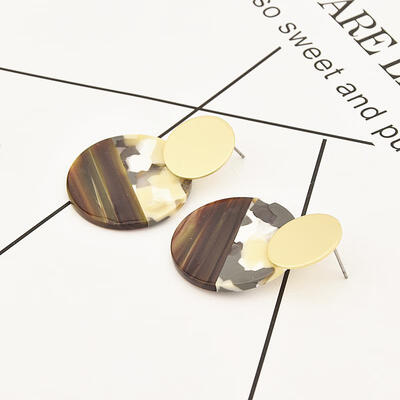 

Korean New Round Earrings Resin Black White Acetic Acid Dangle Drop Earrings For Women Statement Earings Fashion Jewelry 2019