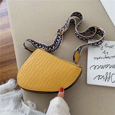 

Fairy small bag female new Korean fashion casual shoulder slung bag hit color saddle bag tide