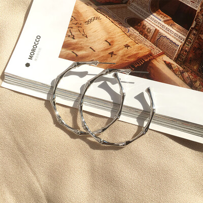 

In 2019 the new brand design opening C-series earrings generous minimalist temperament wild Korean earrings for women
