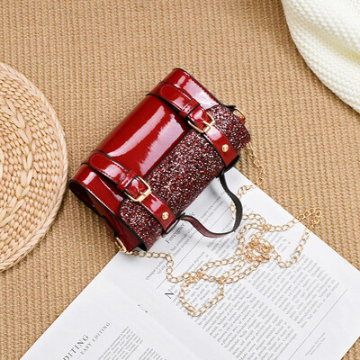 

2019 new fashion tide casual retro shoulder Messenger bag female chic temperament chain wild sequin small bag