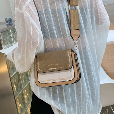 

New contrast color retro broadband bag female 2019 new Korean version of the wild single shoulder slung fashion frosted small square bag