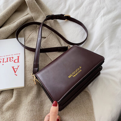 

Ins texture retro small square bag slanted womens bag 2019 new bag Japan&South Korea new simple one-shoulder bag
