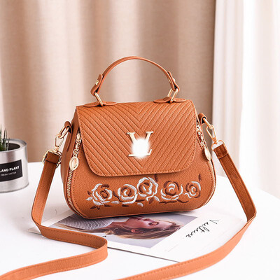 

Female bag 2019 new bag female Korean version of the stereotype embroidery fashion handbags Messenger shoulder bag