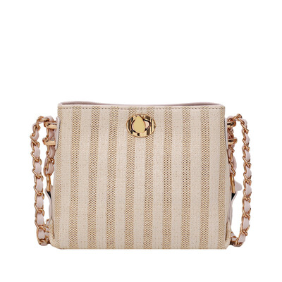 

Crossbody shoulder bag texture Korean version of the wild chain star rivet bag