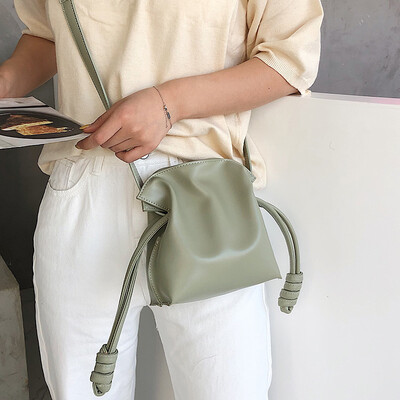 

Foreign air small bag female 2019 new wave Korean version of the wild simple shoulder bag fashion texture Messenger bucket bag