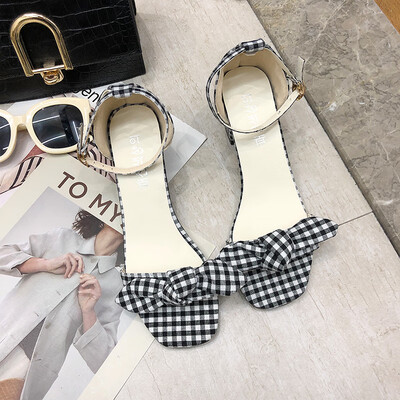 

2019 the new thick heel with one word&high heels is full of small size butterfly knot womens sandals&childrens fairy sty