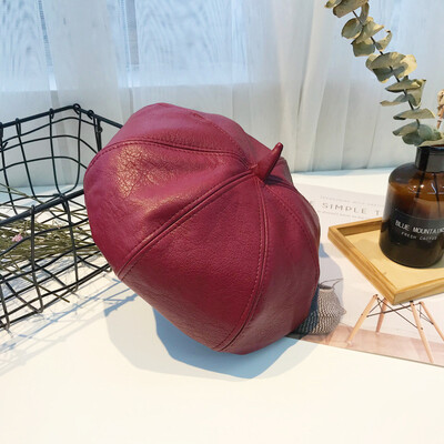 

British retro pupibery hat in autumn&winter