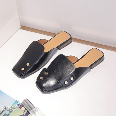 

2019 new retro rivets flat-soled slippers casual Internet celebrities semi-towed Muller shoes summe
