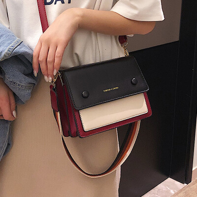 

New small square bag female 2019 new Korean fashion wide shoulder strap shoulder bag wild simple Messenger bag small bag