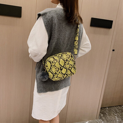 

Tailored Fashion Women Serpentine Hairball Messenger Bag HnadBag Phone Bag Shoulder Bag