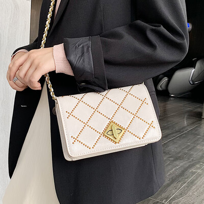 

Bags foreign womens bag 2019 autumn&winter new wave Korean version of the wild Messenger bag small bag Lingge chain fashion small square bag