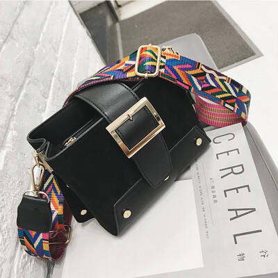 

Shoulder bag female 2019 new shoulder Messenger bag Korean version of the tide fashion wild wide shoulder strap simple casual small square bag