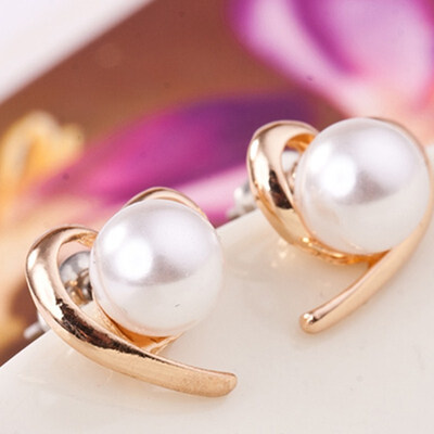 

H23 New Imitation Pearl Heart Crystal Flower Leaf Angel Wings Geometry Stud Earrings For Women Statement Ear Jewelry Wholesale
